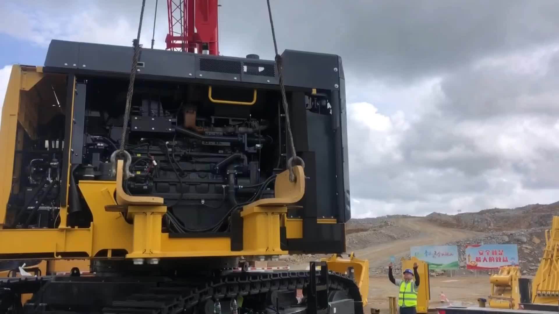 小松挖掘机PC1250交付使用